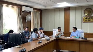 हज़ारीबाग: समाहरणालय सभागार में जिला स्तरीय सड़क सुरक्षा समिति की बैठक