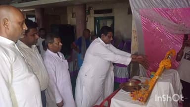 पालीगंज: माधवा गांव में आयोजित समाजसेवी के श्राद्धकर्म कार्यक्रम में शामिल हुए विधायक और पूर्व विधायक