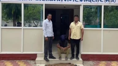 मंदसौर: फरार स्थाई वारंटी को मुल्तानपुरा से पकड़ा आरोपी जुल्लू उर्फ जुल्फिकार को मुखबिर की सूचना पर