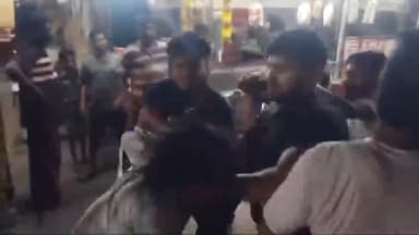 मेरठ: थाना सदर बाज़ार क्षेत्र में युवकों के दो गुटों में जमकर हुई मारपीट,वीडियो हुआ वायरल