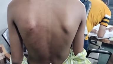 आनी: स्कूल प्रबंधन के खिलाफ स्कूली बच्चों ने किया आनी कस्बे में प्रदर्शन