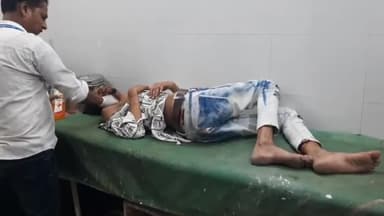 अकोढ़ी गोला: अकोढीगोला बाजार में दो बाइक में हुई टक्कर, बाइक सवार एक व्यक्ति हुए घायल