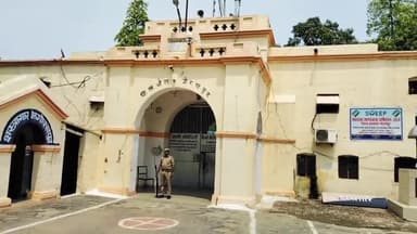 गोरखपुर: लूट करने वाले गिरोह का एक आरोपी हिस्ट्रीशीटर जिला जेल में मेडिकल जांच में निकला HIV पॉजिटिव