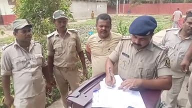 हिलसा: हिलसा थाना पुलिस ने शहर के राममूर्ति नगर में एक घर की किया कुर्की जब्ती