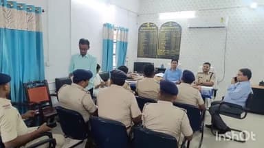शिवहर: अनुमंडल कार्यालय में SDM और SDPO ने थानाध्यक्ष व CO के साथ की बैठक, भूमि संबंधित मामलों का निस्तारण करने के दिए निर्देश