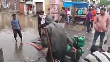 शिवहर: नगर सभापति ने जगदीश नंदन पथ का किया निरीक्षण, जल निकासी को लेकर दो पंपिंग सेट कराए उपलब्ध