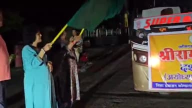 कोंडागांव: कोंडागांव के 53 श्रद्धालु रामलला जी के दर्शन के लिए हुए रवाना, विधायक लता उसेंडी ने श्रद्धालुओं की बस को दिखाई हरी झंडी