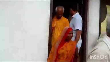 शिवहर: ओरा गांव में राशन में कंकर पत्थर मिलने से लाभुकों में आक्रोश, किया प्रदर्शन, एसडीएम ने मामला कराया शांत