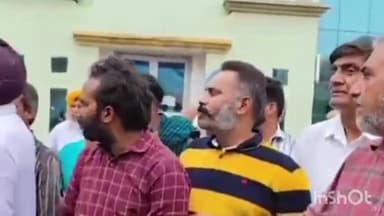 ਖਰੜ: ਅੱਜ ਖਰੜ ਦੀ ਜਨਤਾ ਵੱਲੋਂ ਨਗਰ ਕੌਂਸਲ ਖਰੜ ਵਿਖੇ ਨਜਾਇਜ਼ ਉਸਾਰੀਆਂ ਅਤੇ ਕਬਜ਼ਿਆਂ ਨੂੰ ਲੈ ਕੇ ਰੋਸ ਮੁਜਾਰਾ ਕੀਤਾ ਗਿਆ