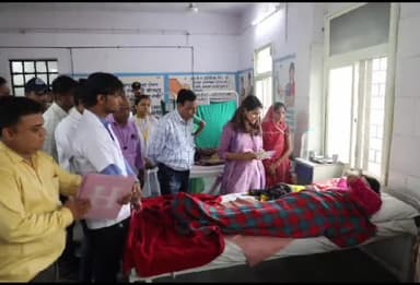 मोहन बड़ोदिया: कलेक्टर ने मोहन बड़ोदिया के सामुदायिक स्वास्थ्य केन्द्र का निरीक्षण कर व्यवस्थाओं को देखा