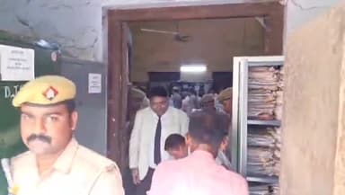 बहराइच: दीवानी न्यायालय की सुरक्षा व्यवस्था का मुख्य न्यायिक मजिस्ट्रेट ने लिया जायजा कार्यालय का निरीक्षण कर दिए दिशा निर्देश