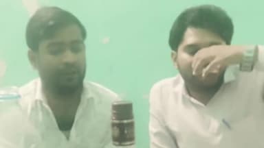 मंझनपुर: सरसवां ब्लाक कक्ष मे प्रधान व सचिव की शराब पार्टी, शराब पीने का फोटो सोशल मीडिया मे हुआ वायरल