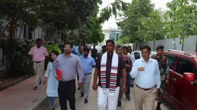 कांके: नामकुम स्थित जियाडा बोर्ड कार्यालय का श्रम मंत्री सत्यानंद भोक्ता ने किया निरीक्षण, दिए आवश्यक दिशा-निर्देश