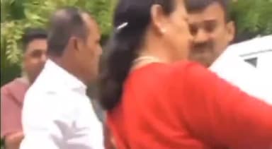 जोधपुर: कलेक्ट्रेट  परिसर में जिला परिषद की पार्किंग में हुआ झगड़ा,जिला प्रमुख के ड्राइवर और गार्ड ने एक कार चालक को पीटा