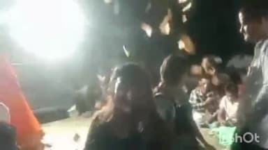 लखीमपुर: कटिया गांव में बार बलाओं ने लगाए ठुमके, खुले आम परोसी गई अश्लीलता, बार बलाओं पर उड़ाए गए नोट वीडियो हुआ वायरल