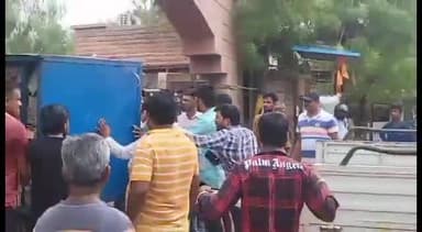 जोधपुर: MDM अस्पताल के गेट नंबर एक से नगर निगम की टीम ने हटाए अतिक्रमण, केबिन व ठेले भी जप्त किए