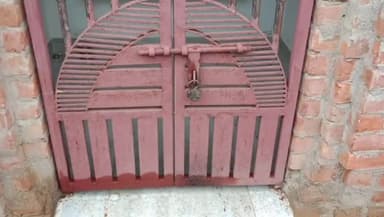 घाटमपुर: धनामतिराम गांव स्थित ईशु नंद बाबा के मंदिर में अज्ञात चोरों ने मंदिर से दानपात्र व घंटे किया चोरी,जांच में जुटी पुलिस