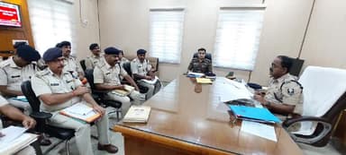 लखीसराय: पहली जुलाई को थाना में कार्यक्रम आयोजित करन नये कानून की दी जाएगी, जानकारी एसपी ने थाना अध्यक्ष को दिया निर्देश