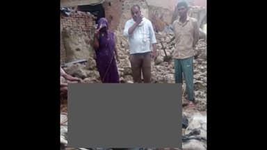 भोगांव: बिछवां के गांव तिसौली में लगातार हो रही बारिश में भरभरा कर गिरा कच्चा मकान, मलबे में दबकर 9 बकरे व बकरियों की हुई मौत
