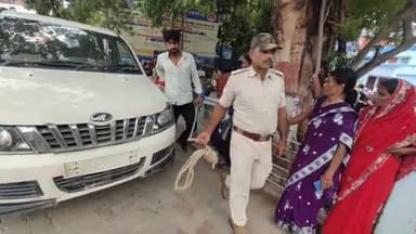 गोपालगंज: गोपालपुर थाना क्षेत्र से पुलिस ने छापेमारी कर शराब के मामले में एक आरोपी को किया गिरफ्तार