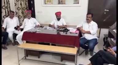 जोधपुर: पावटा स्थित मारवाड़ राजपूत सभा भवन में समाज में बढ़ते वैवाहिक रिश्तों में मतभेद को लेकर बैठक हुई