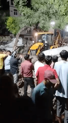 #Breaking : 2021 में बनी पानी की टंकी | 2024 में ढह गई 📍मथुरा, उत्तर प्रदेश। #mathura #पानी_की_टंकी #हिन्दी_न्यूज़ #न्यूज़ #बीपी