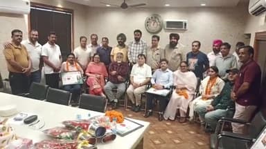 ਸੁਨਾਮ: ਲਾਇਨ ਕਲੱਬ ਸੁਨਾਮ ਰਾਇਲਜ਼ ਵੱਲੋਂ ਪ੍ਰਧਾਨ ਨਿਸ਼ਾਨ ਸਿੰਘ ਟੋਨੀ ਦੀ ਅਗਵਾਈ ਵਿੱਚ ਡਾਕਟਰਾਂ ਨੂੰ ਕੀਤਾ ਗਿਆ ਨਗਰ ਕੌਂਸਲ ਵਿਖੇ ਸਨਮਾਨਿਤ