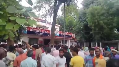 बीकापुर: ट्रामा सेंटर में इलाज के दौरान तारुन निवासी किशोर की मौत के बाद कार्रवाई की मांग को लेकर लोगों में दिखा आक्रोश