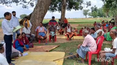 सिसई: बड़गांव झरिया टोली में बैठक कर अहीर सेना ने जमीन विवादऔर घरेलू लड़ाई को सुलझाया