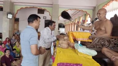 सुसनेर: त्रिमूर्ति मन्दिर में आचार्य प्रज्ञासागर जी महाराज ने धर्मसभा के दौरान व्यसन मुक्ति का दिलाया संकल्प, दिए प्रवचन