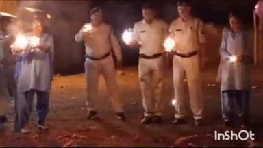 शाजापुर: जिला मुख्यालय पर महिला थाने पर भी आधी रात मनाया लागू हुए तीन नए कानून का जश्न आतिशबाजी कर बांटी मिठाइयां