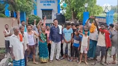 बीरपुर: बीरपुर में बिजली की लचर व्यवस्था के खिलाफ लोगों ने बीरपुर पावर प्लांट पर किया प्रदर्शन