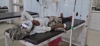 बदायूं: बदायूं के जिला अस्पताल पुरुष में संदिग्ध हालातों युवक हुआ गंभीर घायल। ईलाज को जिला अस्पताल में कराया भर्ती।