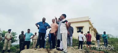 लखीसराय: लखीसराय डीएम ने लाल पहाड़ी का किया निरीक्षण, बहुत जल्द लाल पहाड़ी का होगा कायाकल्प