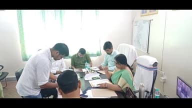 हज़ारीबाग: हजारीबाग, सुमन कैथरीन किस्पोट्टा ने डुमरी प्रखंड अंतर्गत विकास योजनाओं का निरीक्षण किया,