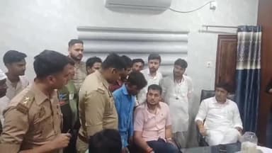 कानपुर: ग्वालटोली थाने पहुंचे भाजपा कार्यकर्ताओं के साथ विधायक अभिजीत सिंह सांगा ने हंगामा कर पुलिस पर लगाए गंभीर आरोप