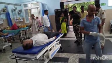 आरा: पटना बक्सर हाइवे के बिशुनपुरा गांव के समीप सड़क दुघर्टना में बाइक सवार दो लोग घायल डायल 112 पुलिस ने सदर अस्पताल में कराय