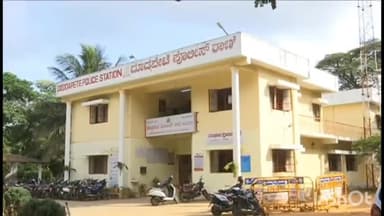 ಶಿವಮೊಗ್ಗ: ನಗರದ ಖಾಸಗಿ ಬಸ್ ನಿಲ್ದಾಣದಲ್ಲಿ ಅಸ್ವಸ್ಥನಾಗಿ ಬಿದ್ದಿದ್ದ ವ್ಯಕ್ತಿ ಚಿಕಿತ್ಸೆ ಫಲಿಸದೇ ಸಾವು