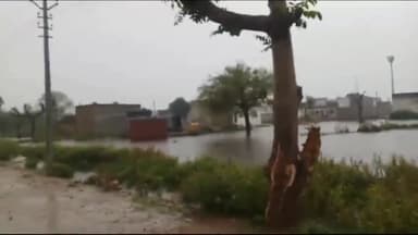 सीकर: सबलपुरा इलाके में गंदे पानी के डैम का पानी घरों में घुसने से हुआ जल भराव लोग हुए परेशान