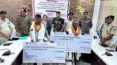 पांकी: पाकी  थाना क्षेत्र के आबू न निवासी माओवादी के जोनल कमांडर नीरज सिंह खरवार ने किया आत्मसमर्पण।