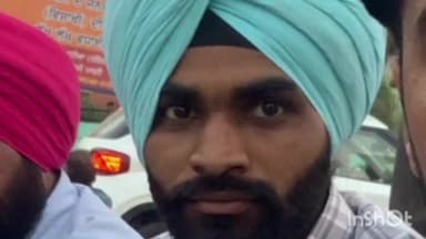 ਖਰੜ: ਖਰੜ ਕਚਹਿਰੀ ਤੇ ਸਿਵਿਲ ਹਸਪਤਾਲ ਕੋਲ ਬਿਜਲੀ ਦੇ ਖੰਭੇ ਤੇ ਏਕ ਕਰਮਚਾਰੀ ਦੀ ਕਰੰਟ ਲੱਗਣ ਨਾਲ ਮੌਤ ਹੋ ਗਈ