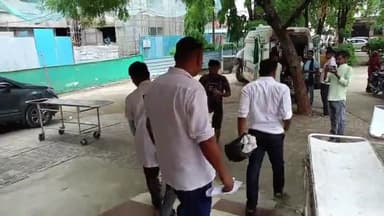 मंझनपुर: लेहदरी के पास अनियंत्रित होकर पलटी श्रद्धालुओं से भरी लोडर गाड़ी, डेढ़ दर्जन घायल, 10 मेडिकल कॉलेज में भर्ती