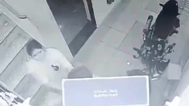 सीकर: चेजारो के मोहल्ले में पुत्र द्वारा अपने माता-पिता को लाठियां से पीटने का मामला घटना का वीडियो सोशल मीडिया पर हुआ वायरल