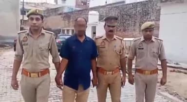 हाथरस: हाथरस सत्संग हादसे के मुख्य आरोपी सहित अन्य 02 अभियुक्तों को पुलिस ने किया गिरफ्तार,  03 अभियुक्तों को पुलिस ने भेजा जेल