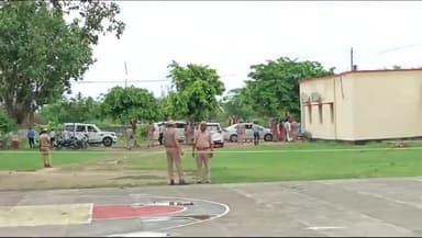 हाथरस: सत्संग हादसे में 121 लोगों की मौत के बाद मुख्यमंत्री द्वारा बनाई गई न्यायिक जांच कमेटी पहुंची रिजर्व पुलिस लाइन हाथरस