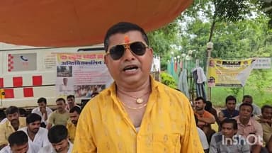 लखीसराय: लखीसराय जिले की सदर अस्पताल परिसर में आज  18 दिनों से लगातार 102 एंबुलेंस कर्मी अपनी मांगों को लेकर अनिश्चितकालीन हड़ताल