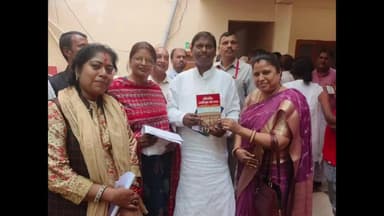 पांकी: महिला मोर्चा भाजपा के प्रदेश प्रवक्ता लवली गुप्ता पूर्व केंद्रीय मंत्री से मिली