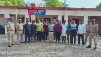 बलरामपुर समाचार थाना गौर की पुलिस ने धारा 170 बात 126 बात 135 B N S S के तहत निहाल पुत्र नसीम फिरदौस पुत्र निहाल परवेज पुत्र निहाल गुलाम फिरोजपु निहाल अब्बास पुत्र गुलाम रसूल सहित 16 लोगों को गिरफ्तार कर तुलसीपुर न्यायालय किया रवाना एस बी श