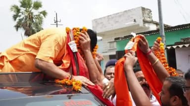 चनपटिया: कोयला एवं खन्न केंद्रीय मंत्री सतीश चंद्र दुबे का लोहियरिया चौक पर भव्य स्वागत