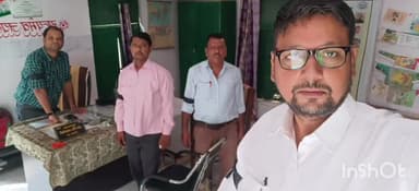 जलेसर: ऑनलाइन हाजिरी के विरोध में जलेसर क्षेत्र में भी अध्यापकों ने काली पट्टी बांधकर किया विरोध